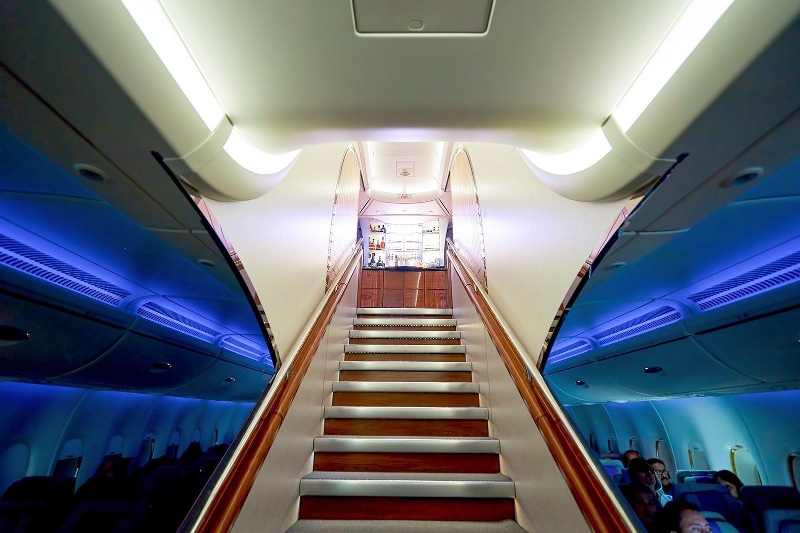 阿联酋航空a380头等舱:空中能淋浴