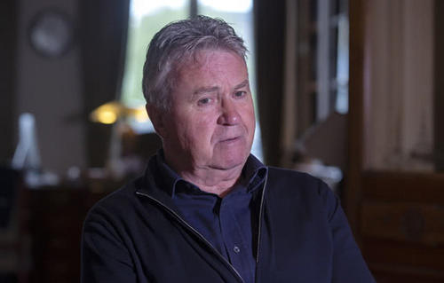 现场|希丁克抵达中国考察国奥,足协签约杜绝卡