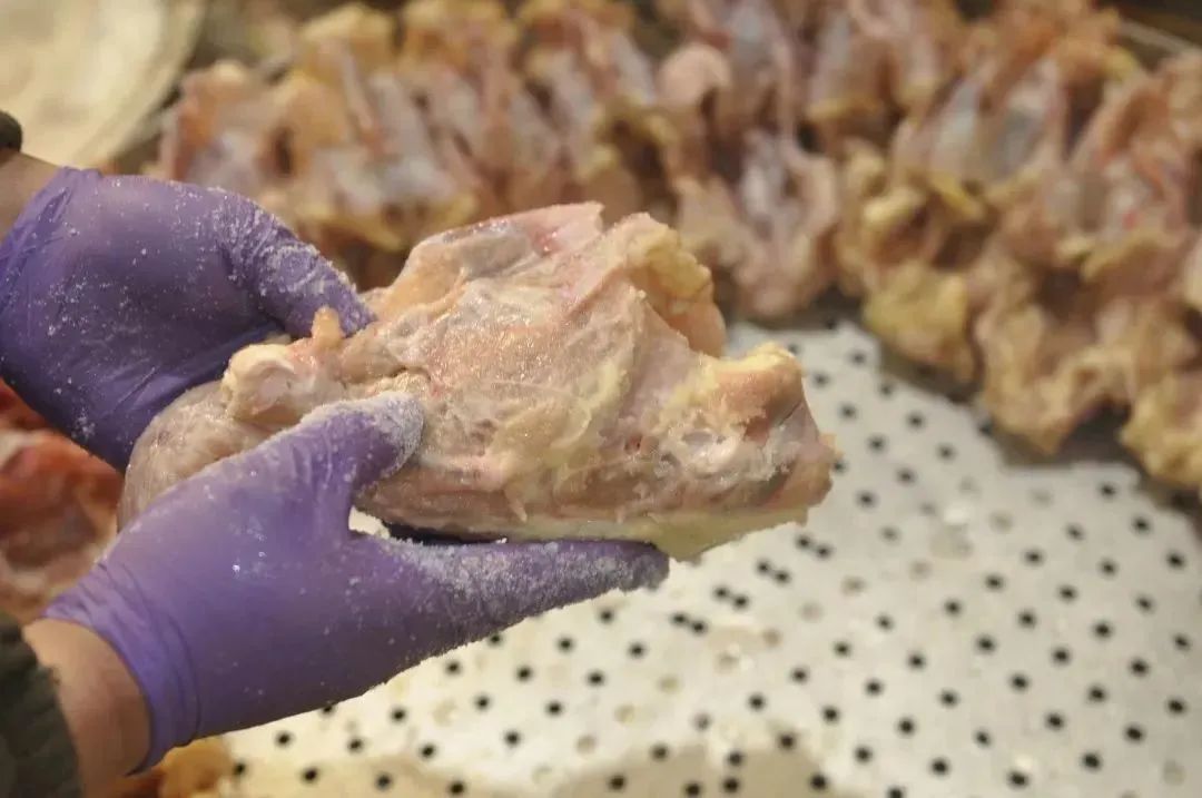 怎么联系当地鸡传承百年的山东名吃!【东坡灶烤鸡架】皮香肉嫩,丝丝入味!_北京时间_新闻资讯_第11张_活检穿刺产品网 怎么联系当地鸡传承百年的山东名吃!【东坡灶烤鸡架】皮香肉嫩,丝丝入味!_北京时间_https://www.jmylbn.com_新闻资讯_第11张