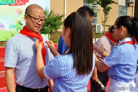 大荔县委书记王青峰六一儿童节看望慰问少年