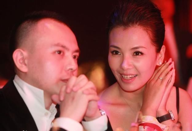 谁说女星偏爱富豪?看看这些丈夫出轨生病破产