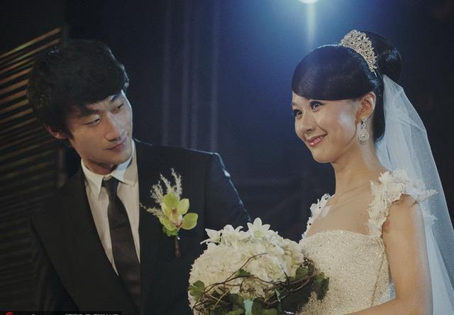 国足球员工资曝光:最少年薪税后800万 最高是