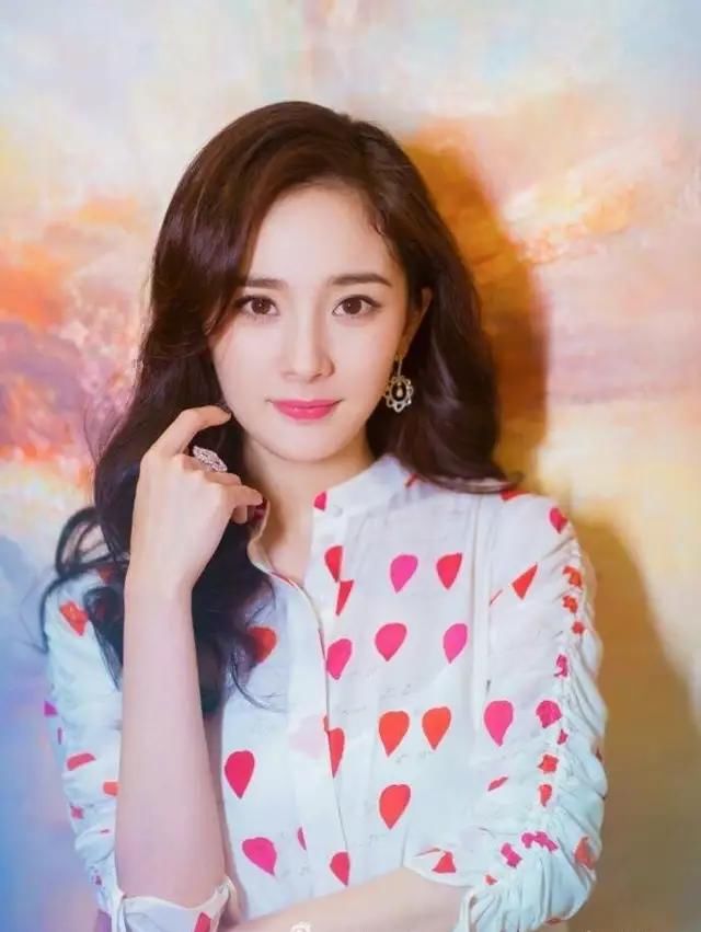 2017微博评论榜:鹿晗易烊千玺张艺兴赵丽颖杨