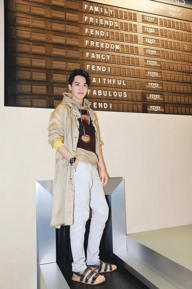 星扒客|许魏洲能被Fendi和Coach同时看中 会穿