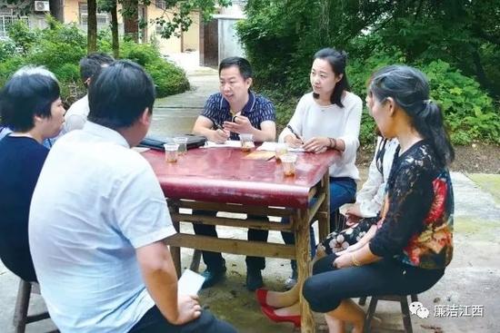 扶贫失职失责 江西1180名党员领导干部被问责