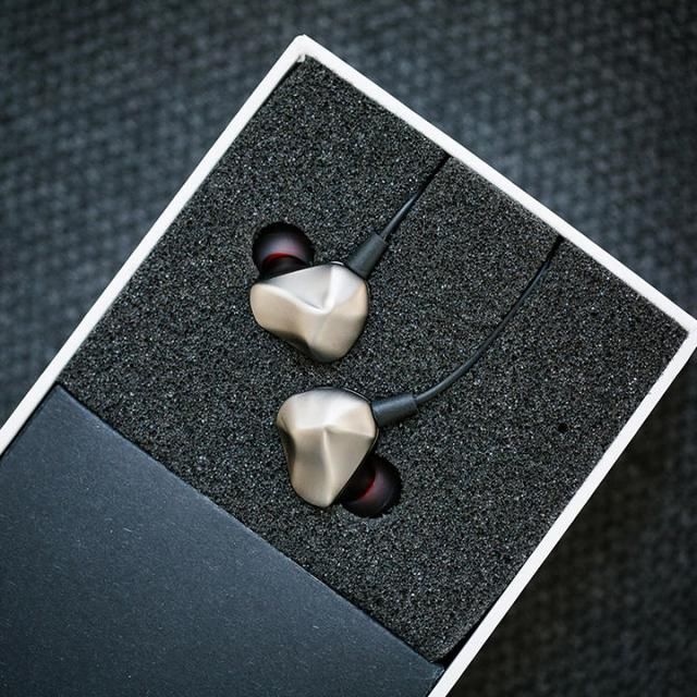 史诗级圈瓷大战!小米双单元半入耳式耳机对比