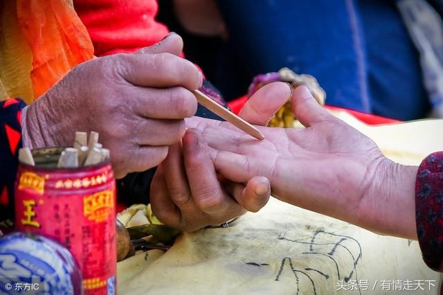 故事:养子不孝,抛弃痴呆老人,谁知半仙捡漏,结果