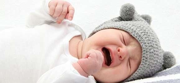 2岁宝宝一不满意,就用哭闹不止威胁大人,这时