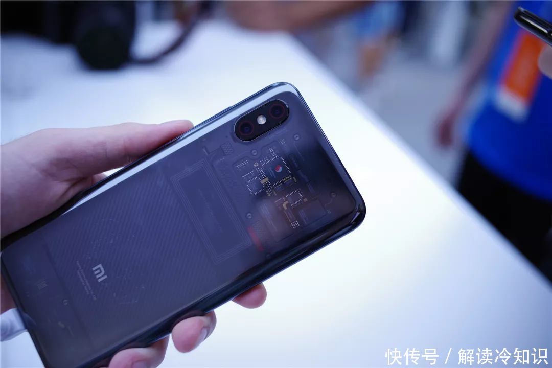 小米8和小米8SE买哪个好?5个区别让你秒懂!