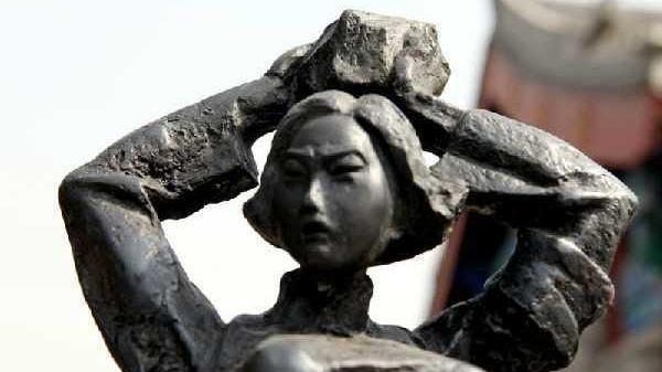 81年前，18岁女英雄在炮火中绽放