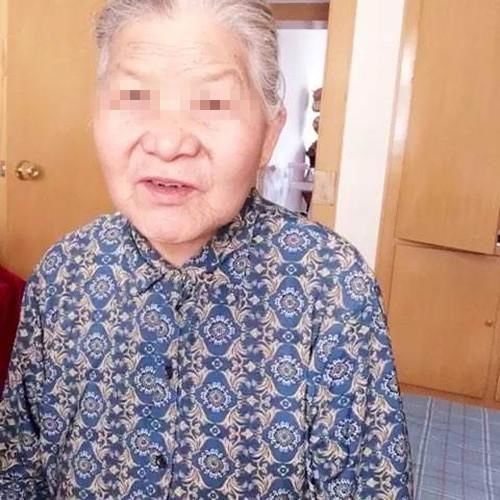 农村奶奶帮忙带娃,4岁女儿被同学嘲笑土气,妈