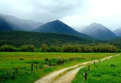 非常经典的句子,任何人给的安全感,都比不上自