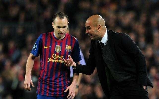 22年狂揽36冠!巴萨最强中场谢幕,两瞬间太感人