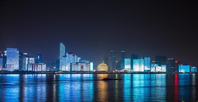 外媒预测2030年中国五大城市排名:竟没有深圳