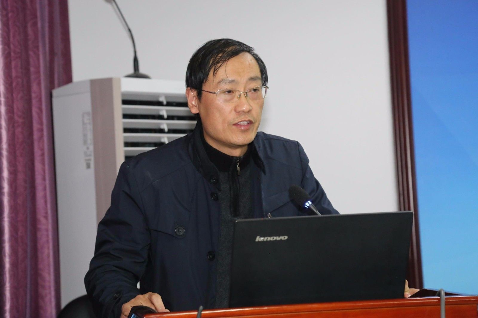 县研训中心方卫评课