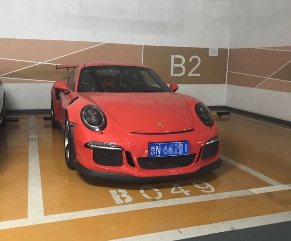 娱乐明星和商界富豪都开哪些我们不知道的国际