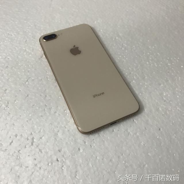 苹果iphone 8Plus黑跟金色实拍A11处理器3G运