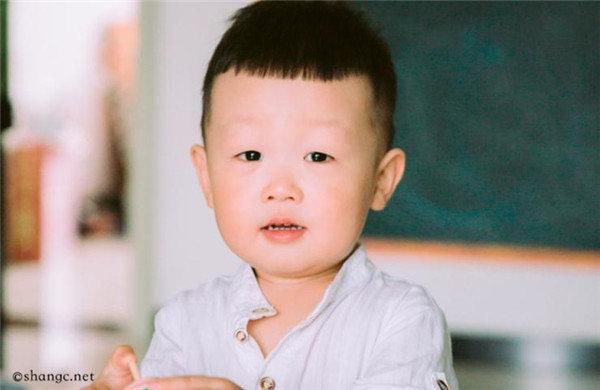 青春期孩子太叛逆怎么办?父母务必要做到这些