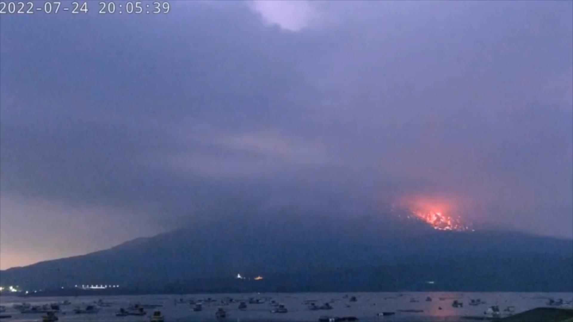 日本樱岛火山喷发升至最高警戒级别