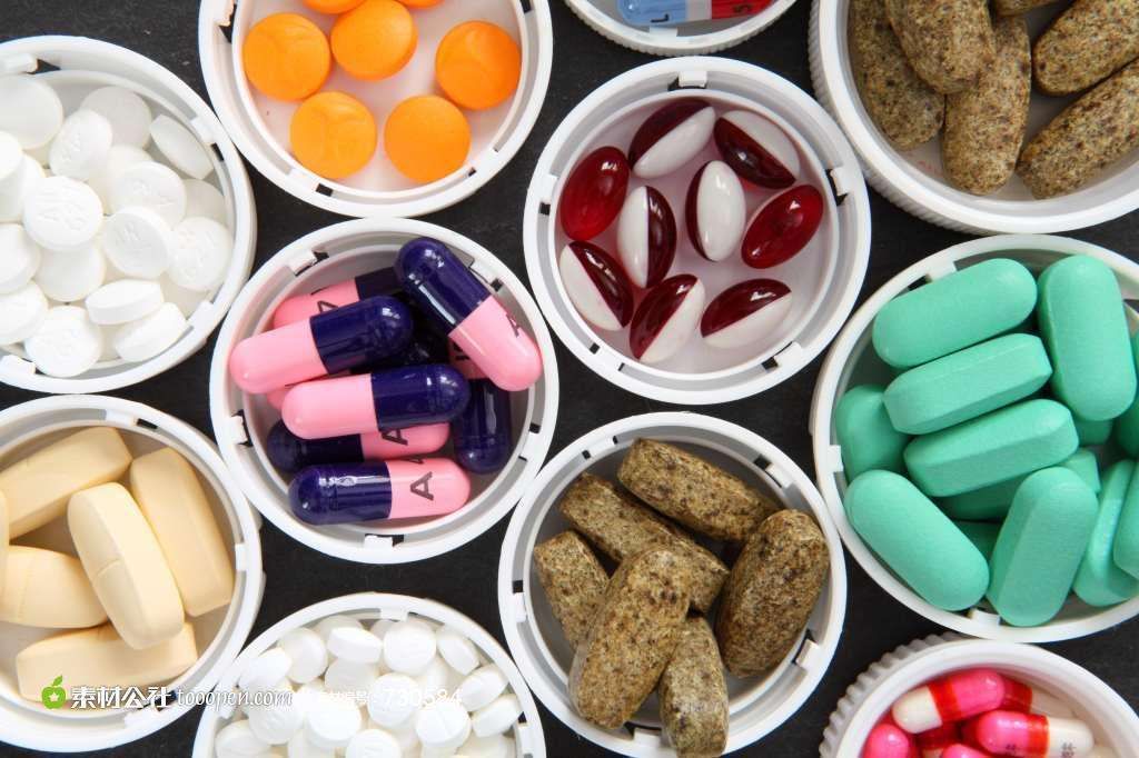 老奶奶脚后跟骨刺2年吃了20多种药 专家:网购