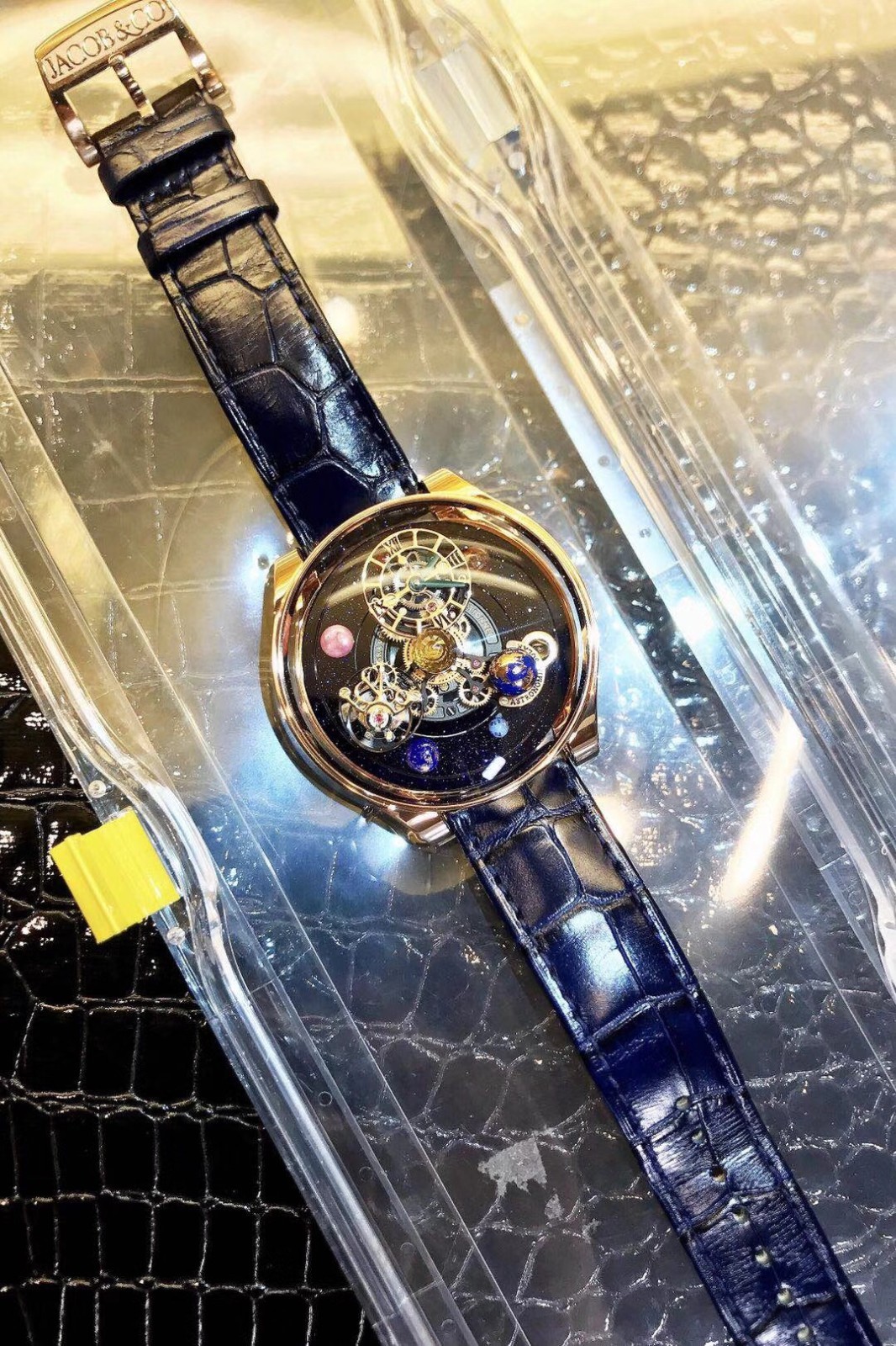 捷克豹天体陀飞轮Astronomia时间来帮助平衡体重手表 捷克豹天体陀飞轮Astronomia时间来帮助平衡体重手表