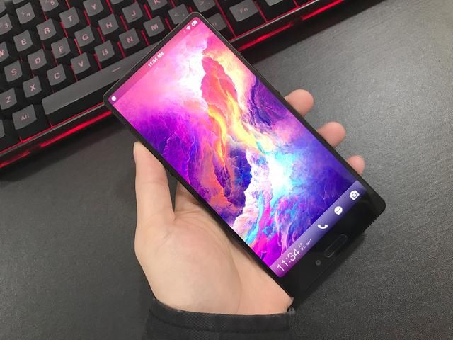 旗舰外壳老年芯,坚果3好不好,看看真机上手就