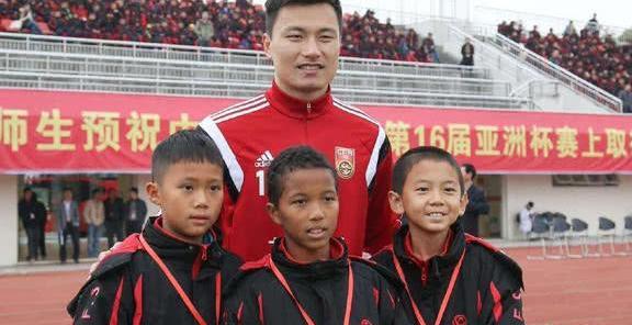 中国足球未来的希望!为了来中国踢球宁愿改变
