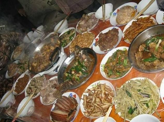 对比南方年夜饭,才知道北方人有多豪爽,一道菜