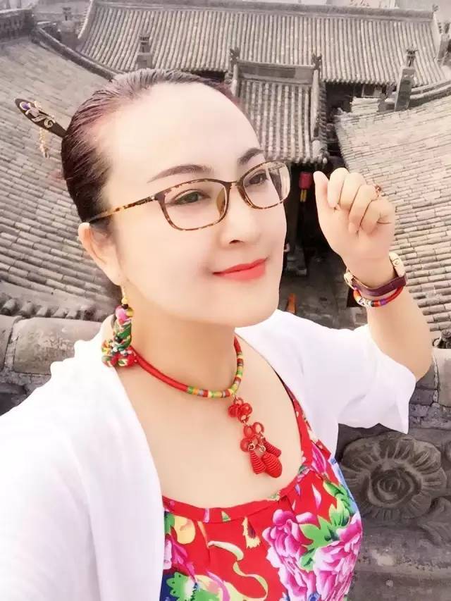 赵岚:兰心惠质仙荷映-北京时间