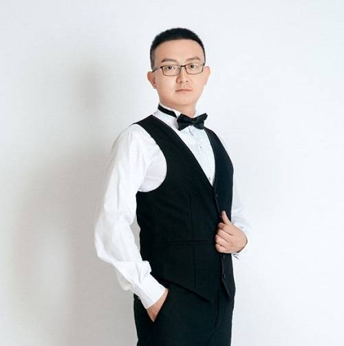 29岁的年纪,就坐上万科排名前三的地产项目总经理位子的马鹏程,却遇到