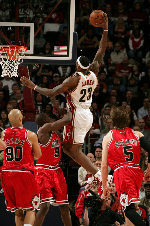 组图-史上15大骑扣 1巨星连做乔丹皮蓬扣篮背景 组图-史上15大骑扣 1巨星连做乔丹皮蓬扣篮背景