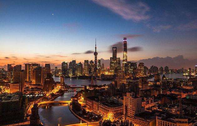 巴基斯坦美女来中国旅游, 刚下高铁就震撼了: 这