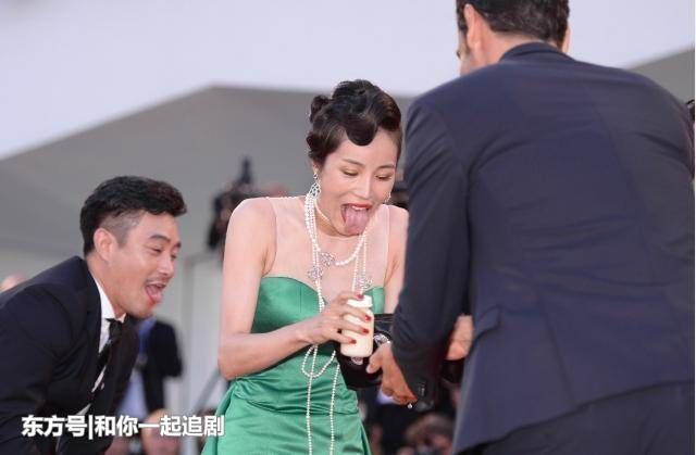 又有一位中国女星 红毯出名 ,外媒记者表情亮了