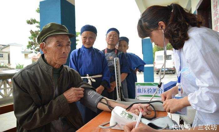 2018年,农村有钱人的标准出来了,农民:估计八成