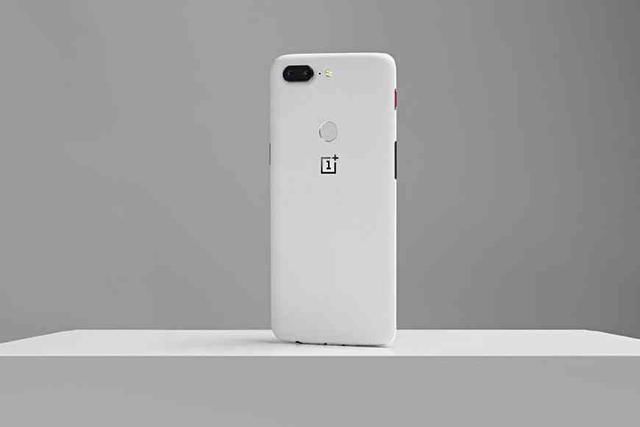 现在值得入手的四款手机,三星note8上榜首,最后