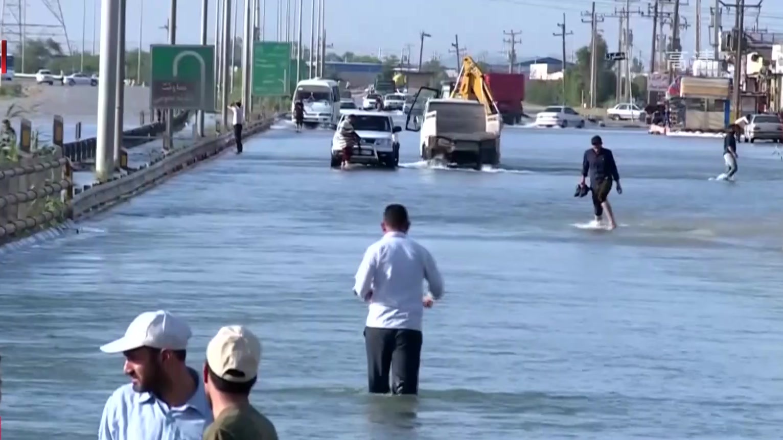 伊朗洪灾已持续一个月  遇难人数不断上升