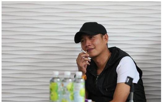 吴奇隆是很敬业的一个演员,自从娶了刘诗诗以后就很少出镜,这是四爷在