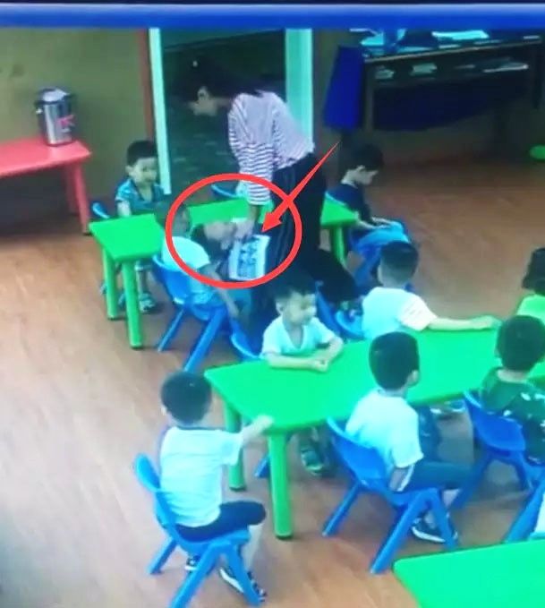 南阳永兴幼儿园变态老师疯狂虐童事件