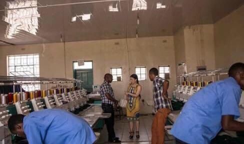 去非洲做生意的中国人怎么样了?地位尊贵日子