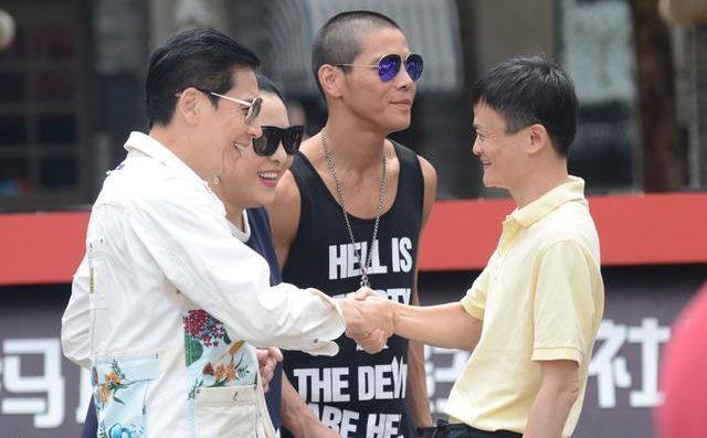 娱乐圈最有威望的5位大佬,向华强只排第二,第