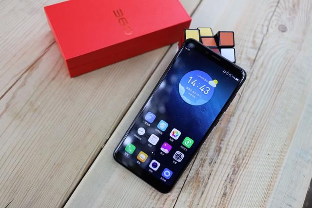 手机品牌前十名排名 t01b796cd6c4006a926.jpg?size=640x426