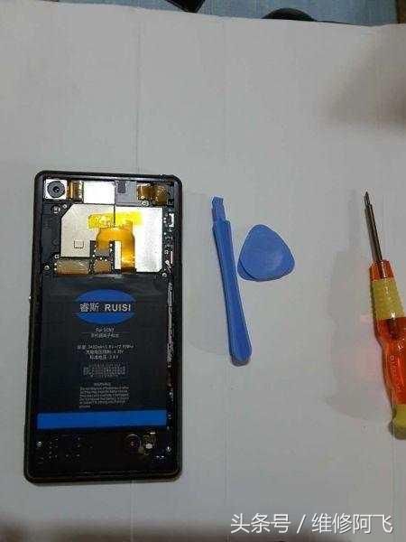 索尼老款手机换电池,原来这么简单