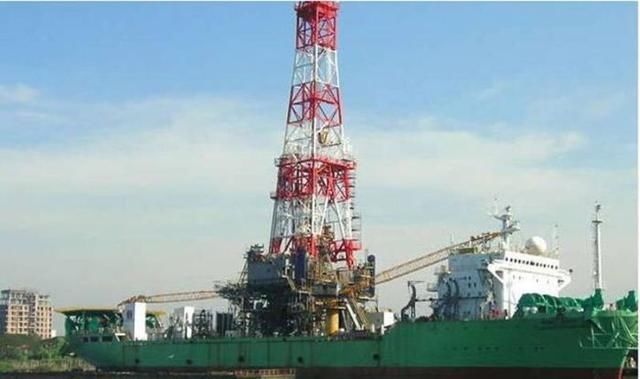 印度航母造船厂离奇爆炸案 200吨大粪没清引发