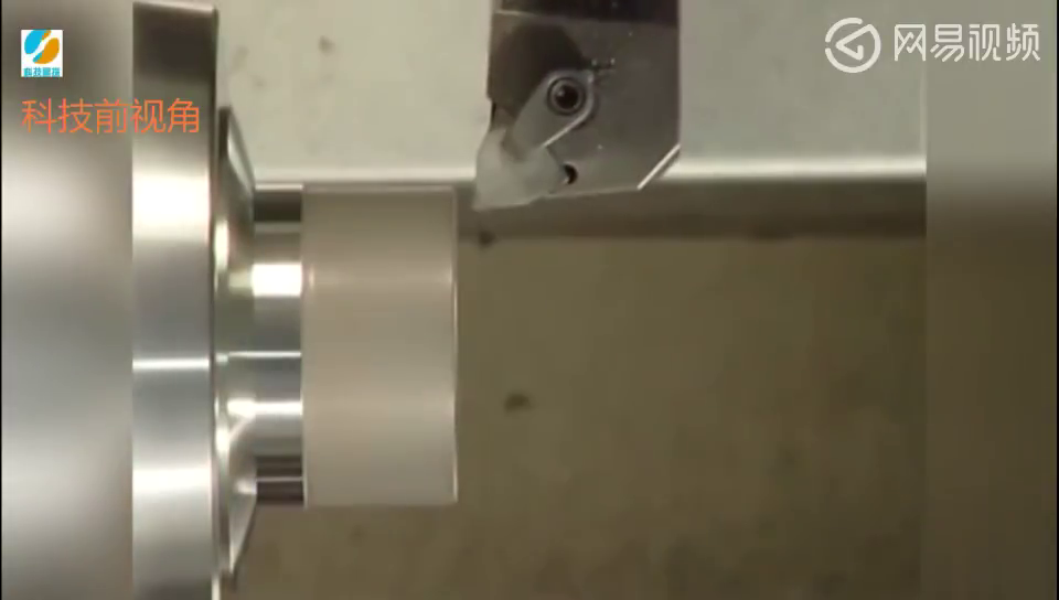 如此精细化的机床金属切割，只有在德国的厂子里才能见到