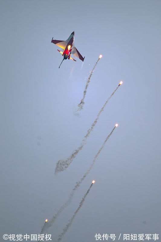 美机F-22猛禽闯入俄罗斯领域 被S-400防空系统