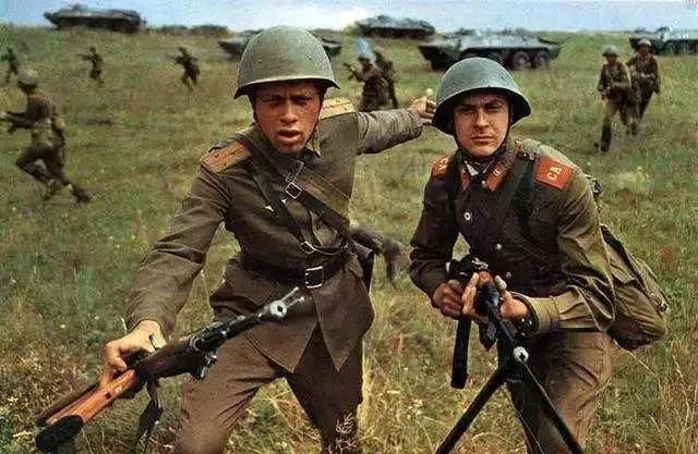 冷战时期苏联和美国的军事实力到底谁更强?