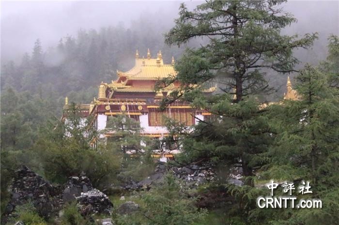 记者手记:稻城亚丁 风中诗句