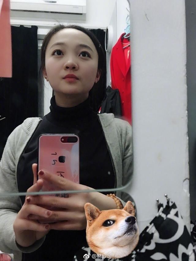 19岁林妙可21岁关晓彤,都是童星出道,差别怎么