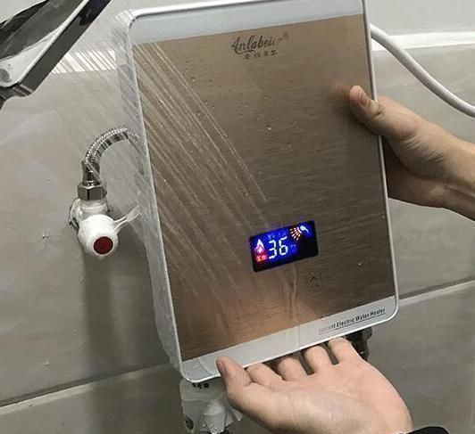 农村人为什么不用热水器?屋顶都装太阳能,丑还