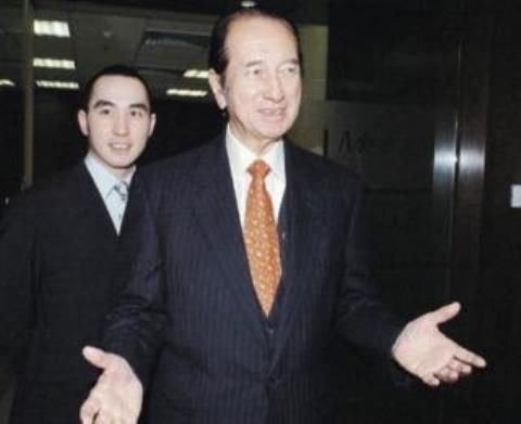 崩牙驹马仔遍布何鸿燊所有赌场,向华强来澳门